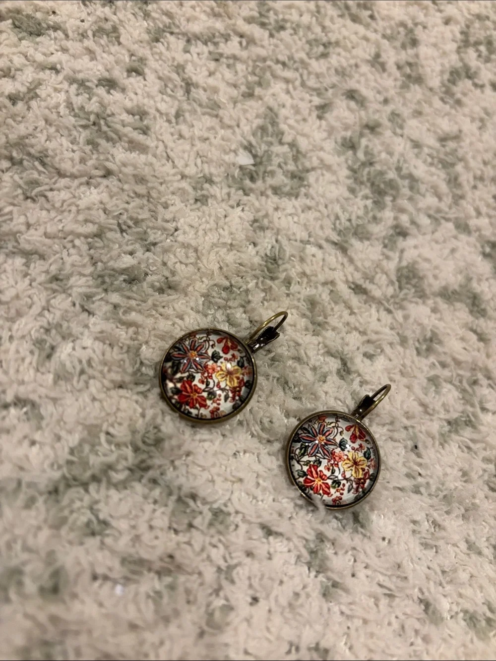 Unbranded delicate floral